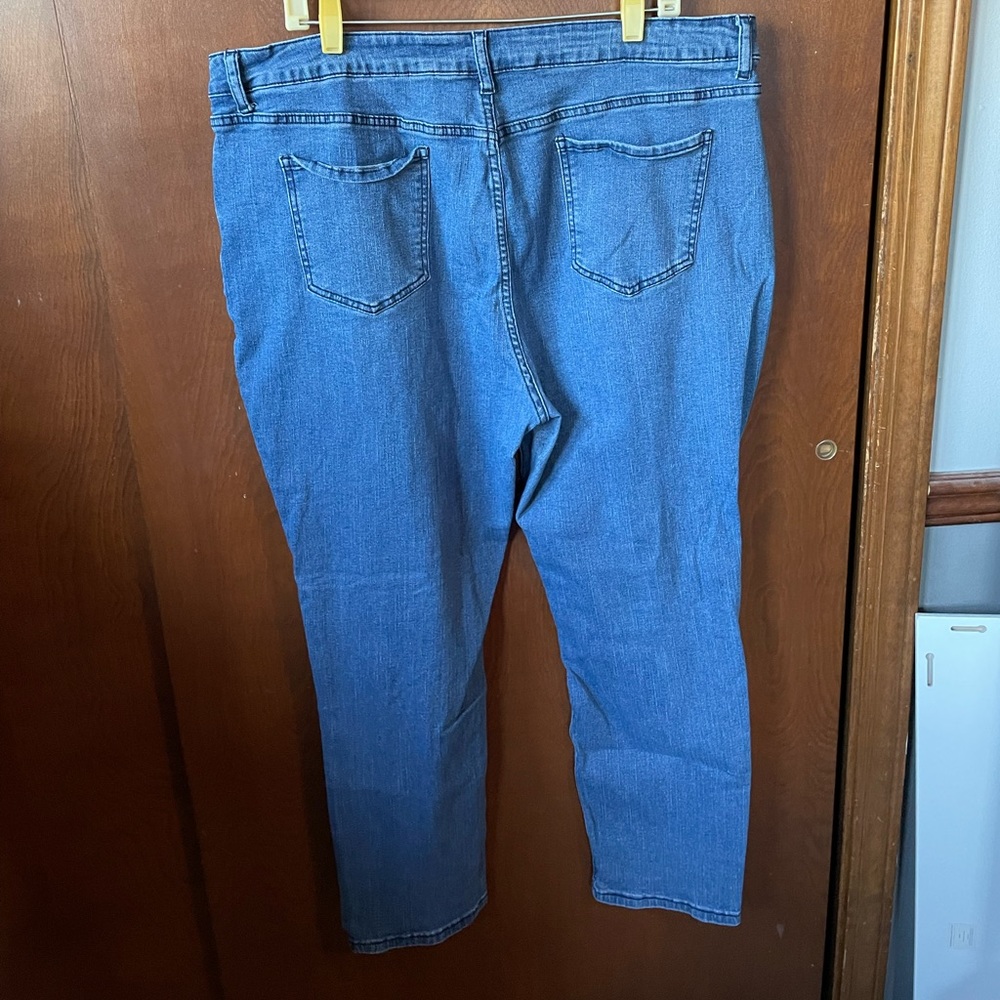 Basic Ripped Jeans - Picture 2 of 3